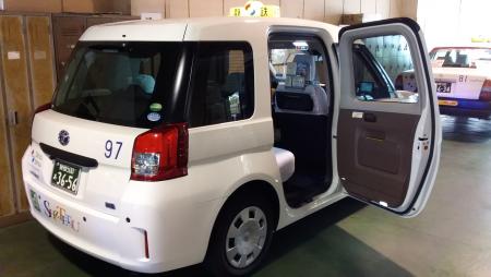 車両（コロナ・ドア開放